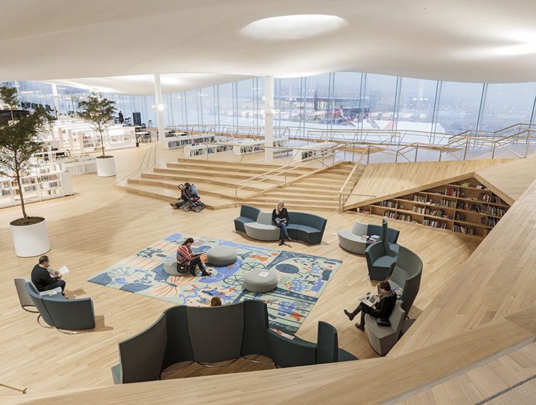   У найсучаснішій бібліотеці в Європі – Oodi в Гельсінкі