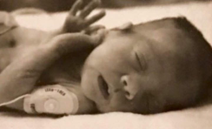 "Я була невдалим абортом": як жінка понад 30 років шукала біологічних батьків